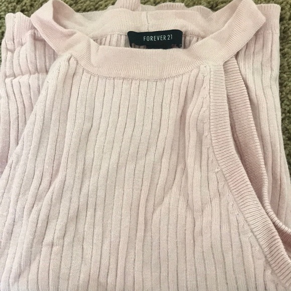 Forever 21 light pink crop top! - Picture 3 of 3